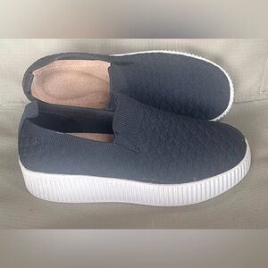 Savvy Black Quilted Casual Slip on Shoe- platform-ladies size 9